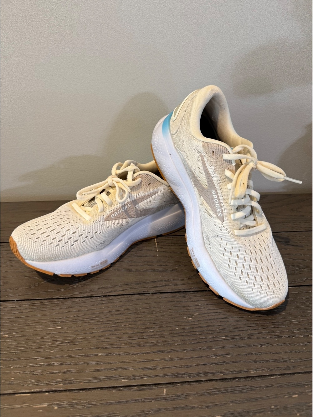 Brooks Ghost 16 Running Shoes Women’s Size 8.5